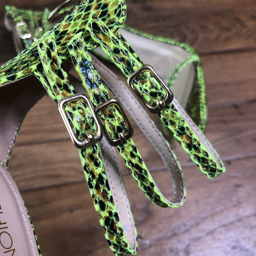 ‼️SALE‼️Fashion Nova Lime Green SnakePrint Heels 7 - Picture 7 of 10